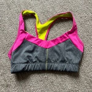 New balance - women’s sports bra siZE XS